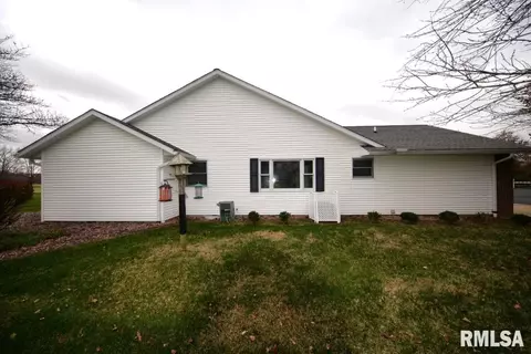 1024 Mulligan Dr, Mount Vernon, IL 62864 photo 6