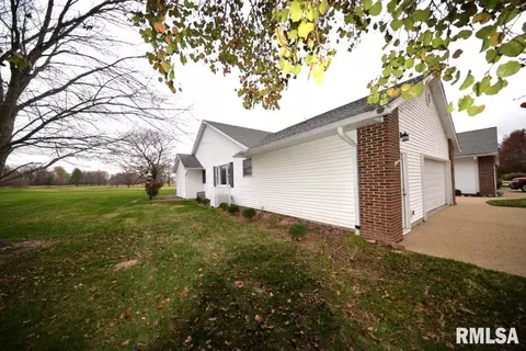 1024 Mulligan Dr, Mount Vernon, IL 62864 photo 5