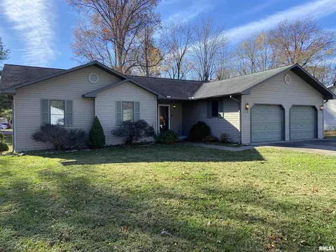 707 Anderson St, Carterville, IL 62918