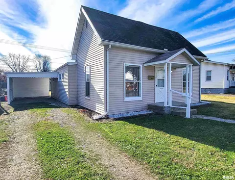 332 Flora Ave, Flora, IL 62839