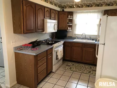 36 Cherry Dr, Mount Vernon, IL 62864 photo 9