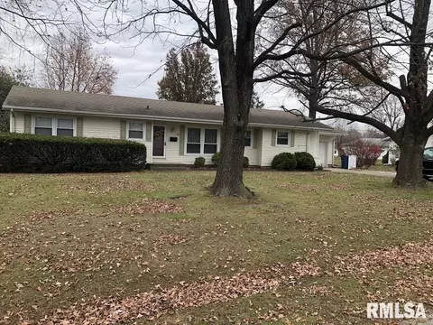 36 Cherry Dr, Mount Vernon, IL 62864
