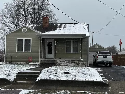 614 W Washington St, Benton, IL 62812