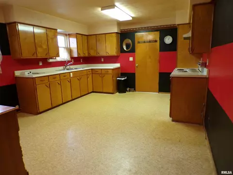 205 Dixie Dr, Chester, IL 62233 photo 4