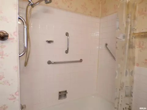 205 Dixie Dr, Chester, IL 62233 photo 9