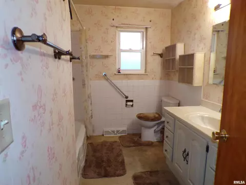 205 Dixie Dr, Chester, IL 62233 photo 8