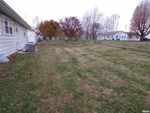 205 Dixie Dr, Chester, IL 62233 photo 25