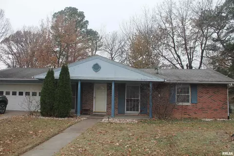108 S Hewitt St, Carbondale, IL 62901