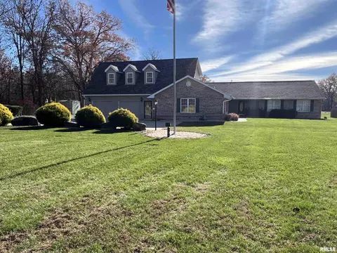 11619 E Radisson Rd, Mount Vernon, IL 62864
