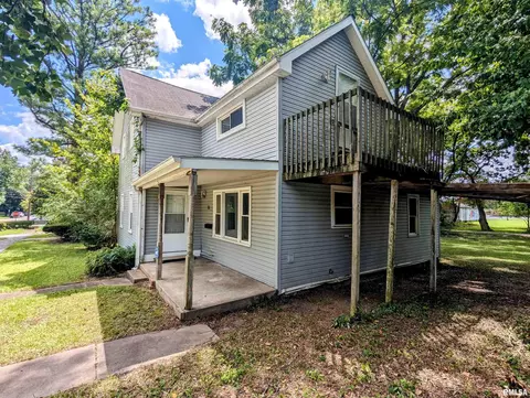 207 E Oak St, Carbondale, IL 62901
