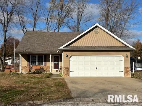 914 Executive Ln, Carterville, IL 62918