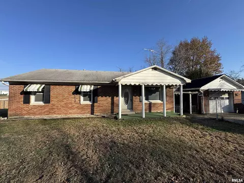 125 Arthur St, Centralia, IL 62801