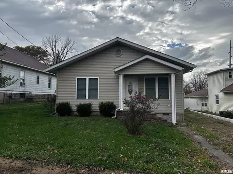 409 N Gardner St, West Frankfort, IL 62896