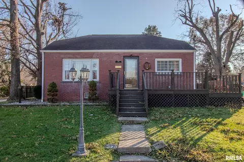 702 W Jones St, West Frankfort, IL 62896