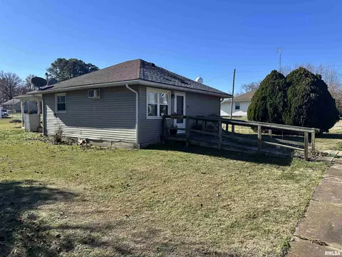 200 Wilson St, Valier, IL 62891 photo 2