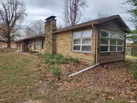 185 Circle Dr, Herrin, IL 62948 photo 2