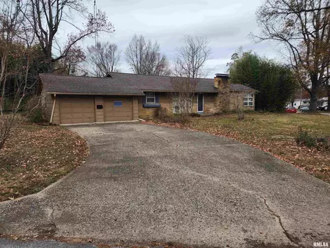 185 Circle Dr, Herrin, IL 62948