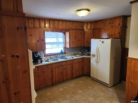 185 Circle Dr, Herrin, IL 62948 photo 9