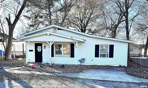 413 S 26th St, Herrin, IL 62948