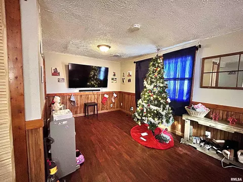 413 S 26th St, Herrin, IL 62948 photo 3