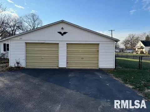 502 E 12th St, Centralia, IL 62801 photo 11