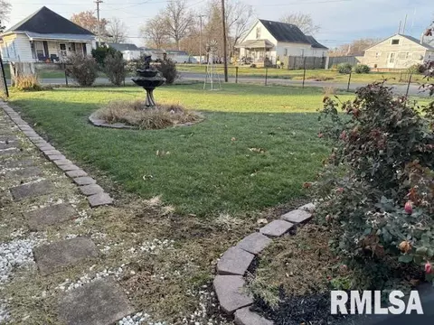 502 E 12th St, Centralia, IL 62801 photo 8
