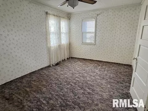 502 E 12th St, Centralia, IL 62801 photo 5
