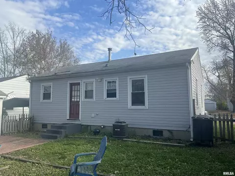 514 N Davis St, Carbondale, IL 62901