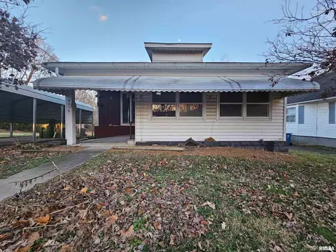 907 Barham Ave, Johnston City, IL 62951