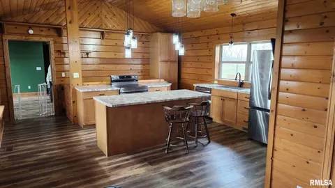15479 Willis Rd, Benton, IL 62812 photo 6