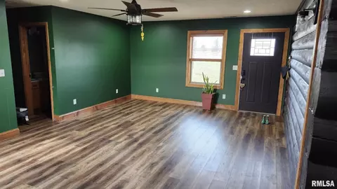 15479 Willis Rd, Benton, IL 62812 photo 5