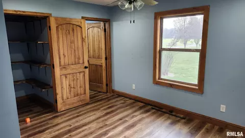 15479 Willis Rd, Benton, IL 62812 photo 11