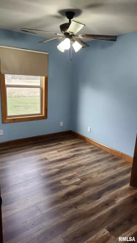 15479 Willis Rd, Benton, IL 62812 photo 14