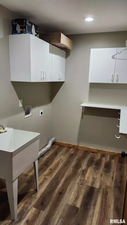15479 Willis Rd, Benton, IL 62812 photo 9