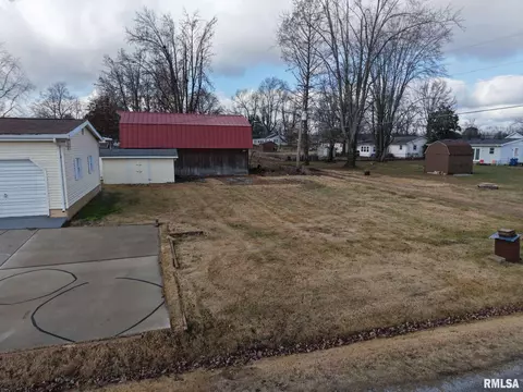 1113 E Ruth St, Benton, IL 62812 photo 7