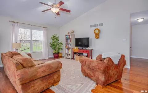 3540 Robin Rd, Salem, IL 62881 photo 8