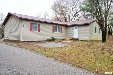 935 Triple S Rd, Harrisburg, IL 62946