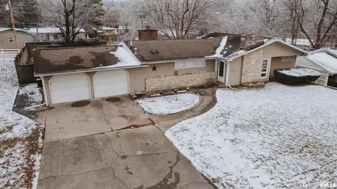 106 N Acre Ln, Jonesboro, IL 62952