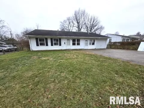 3209 Wildrose Dr, Mount Vernon, IL 62864