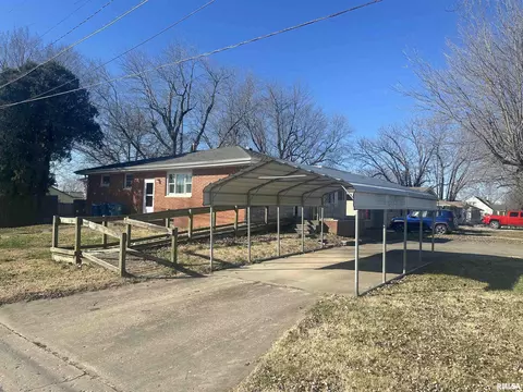 212 Springfield Ave, Anna, IL 62906 photo 2