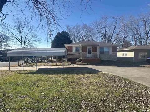 212 Springfield Ave, Anna, IL 62906