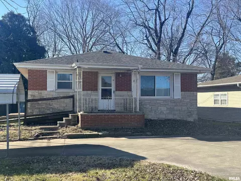 212 Springfield Ave, Anna, IL 62906 photo 3