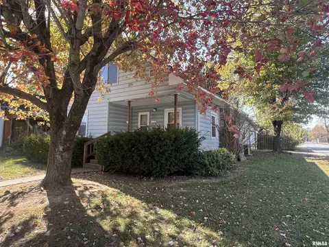 1312 Barham Dr, Johnston City, IL 62951