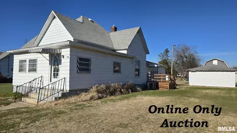 106 E Callie St, Sesser, IL 62884