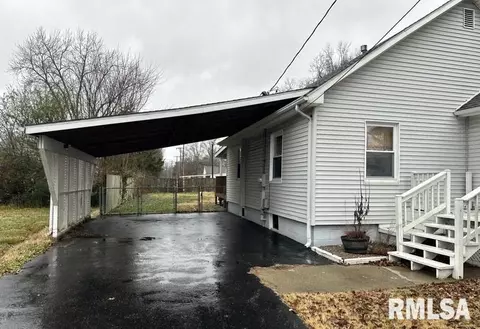 708 S Eisenhower Dr, Marion, IL 62959 photo 6