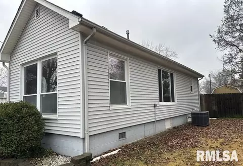 708 S Eisenhower Dr, Marion, IL 62959 photo 4