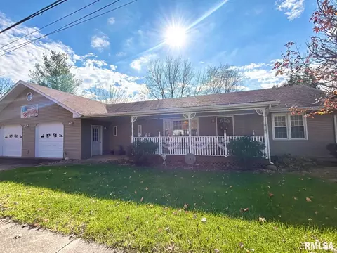 414 E Parkhurst St, Fairfield, IL 62837