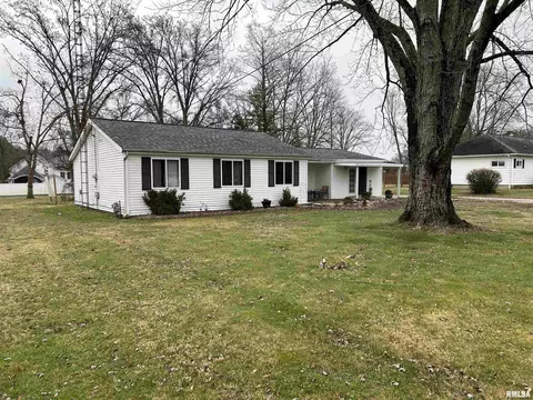 3 Phyllis Dr, Centralia, IL 62801 photo 2