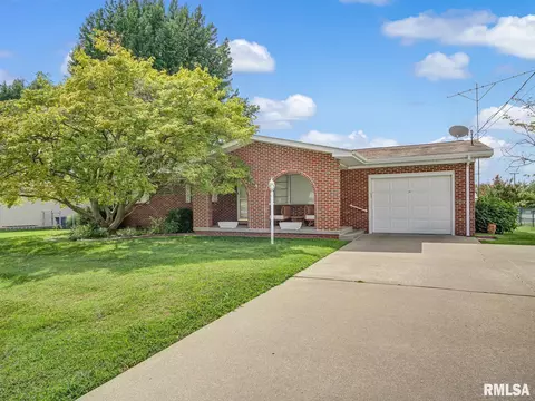 509 E Orchard Ln, Du Quoin, IL 62832