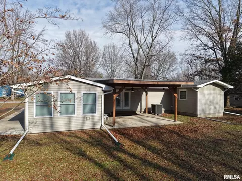 1010 Enterprise St, Benton, IL 62812 photo 5
